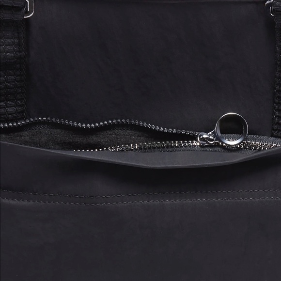 Nike One Luxe Women’s Training Bag (32L) - Picture 8 of 16